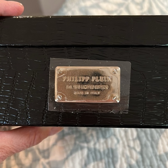 Phillipp Plein Made in Italy Pink is the new Black Light Blue Studded necklace - Picture 8 of 10